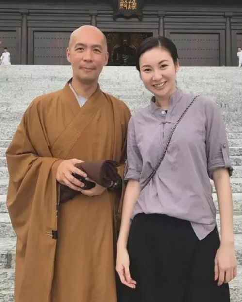  港星林伟亮照片曝光,罕见现身成了和尚,气质温和令人感动