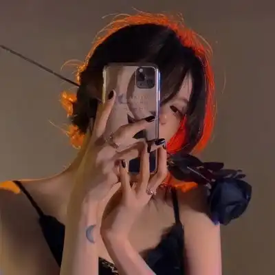  阿音ins不明显情侣头像