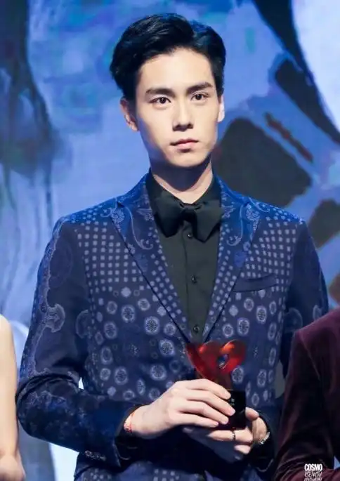  男明星演绎禁欲系,正装集合,,你最爱哪个大长腿