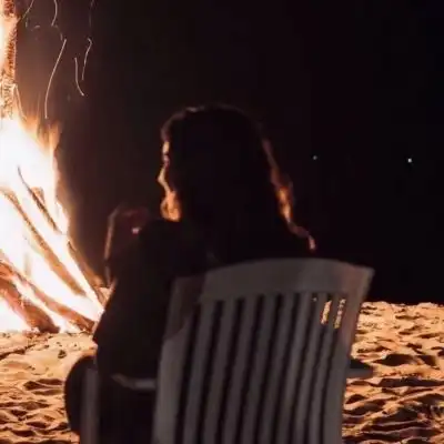  月亮丢了小洋裙治愈系唯美情侣头像我要个性网