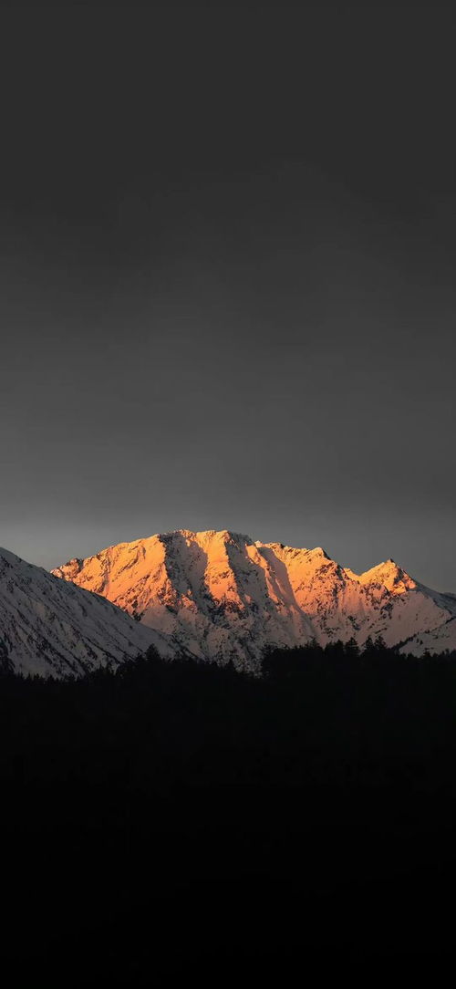  8张迷雾山峰高清手机壁纸