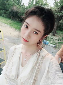  张雪迎秦俊杰泡沫之夏高甜组cp看95后版尹夏沫如何驾驭各类吸睛潮穿搭