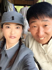  从少女剪刀手到蹭脸攻蒋欣如何收割靳东王凯