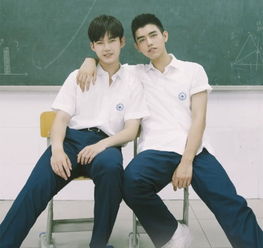  董力陈飞宇变身国民校草,白衬衣校服裤穿出少年感,青春范真吸睛