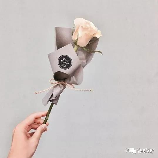  七夕里的小确幸,不可或缺的单支花束