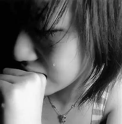 前妻去世,我娶她同事,婚礼当天见到礼服,我决定报警  前妻去世,我娶她同事,婚礼当天见到礼服,我决定报警