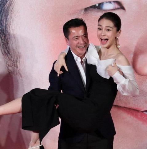  他拍戏老占baby便宜,因不温不火转而从商,如今身价上亿成大赢家