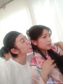  组图陈妍希与宋茜等姐妹一起扮丑变龅牙妹自拍玩得超嗨