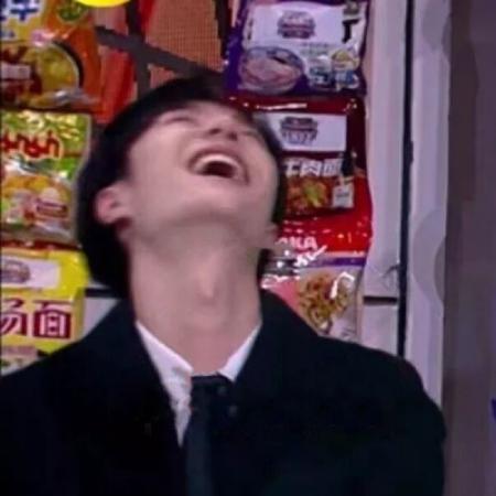  非主流男生头像你的情话戳中我受伤的心