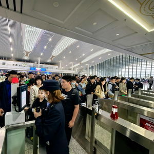  5月5日,全国铁路预计发送旅客1865万人次