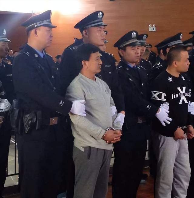 微信头像背景是山好吗姚