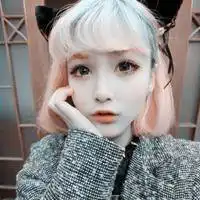  潮流女生染彩色头发头像微信头像图片大全