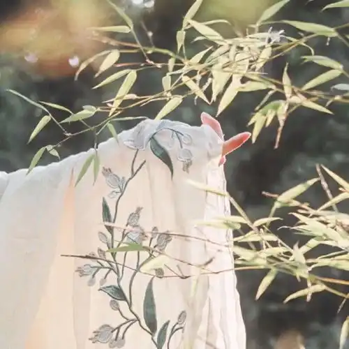  情侣头像丨愿君多采撷,此物最相思