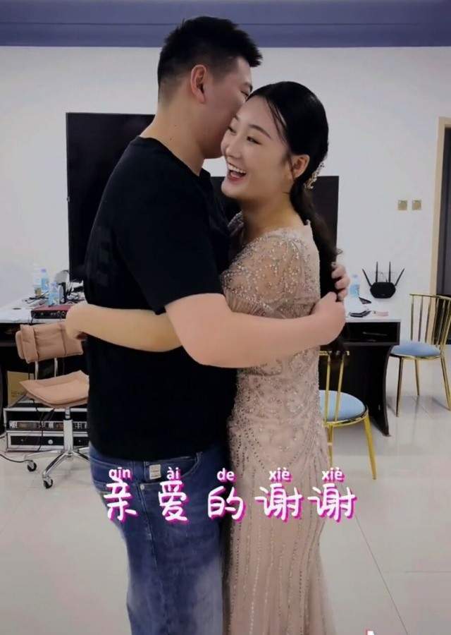  朱小伟清空账号所有内容,两字祭奠逝去婚姻,新头像配图暗讽前妻