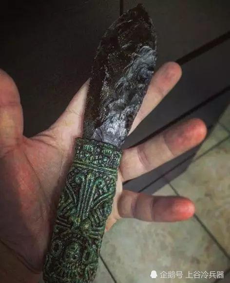  精致锋利的石头刀充满魔性,唤醒人类原始记忆