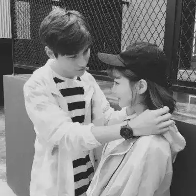 2021情侣黑白头像一男一女深爱无需拿来显摆好好珍惜吧 2021情侣黑白头像一男一女深爱无需拿来显摆好好珍惜吧