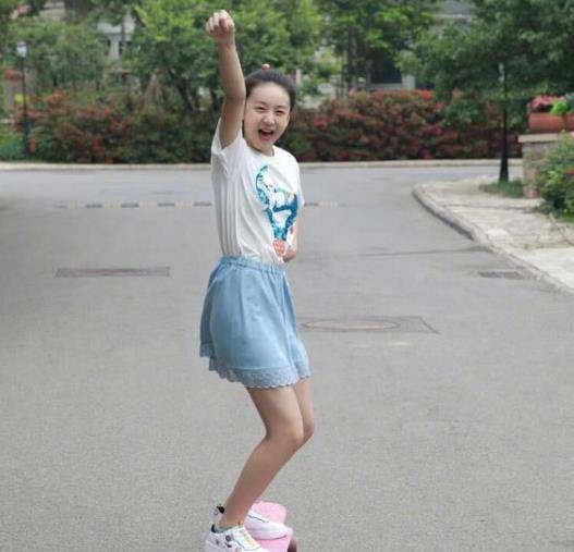  看过田亮女儿森碟和杨幂女儿小糯米,才知道基因有多强大