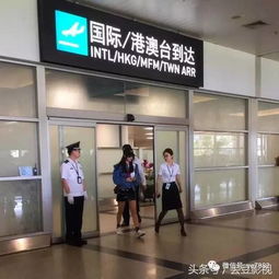  angelababy现身厦门媒体图片和路人拍摄图片大不同