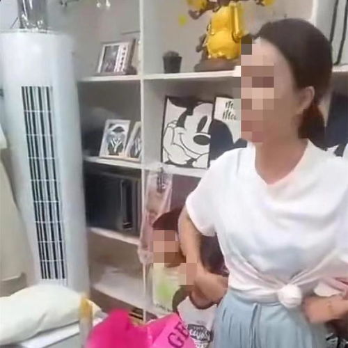  辽宁前夫给孩子买衣服后,前妻拿到服装店退,老板让本人来退