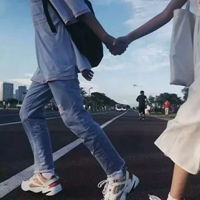  qq头像情侣背影牵手情侣牵手唯美背影qq头像一对
