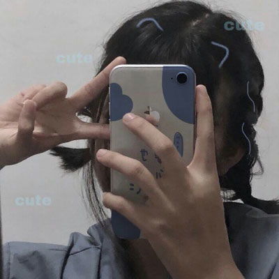  手拿手机拍照挡脸女生头像,可爱女生手遮脸