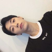  容易勾搭妹子的男生陌陌头像人群中你是那么的引入注目