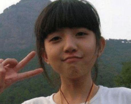  红遍全网的剪刀手女孩,如今已长大,当初说要娶她的人呢