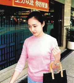  杨千嬅成功怀孕明星扎堆龙年生子曝家居照