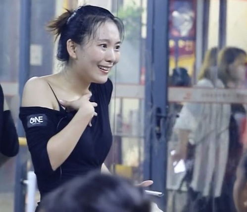  三亚一拉丁舞老师走红,魔性教学全程无尿点,获得19.9万家长点赞