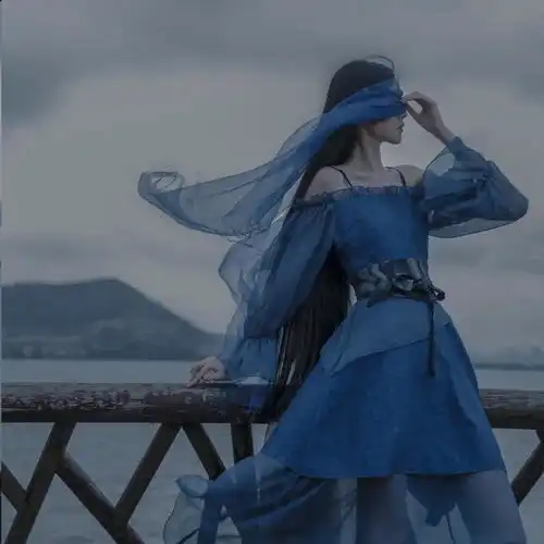  我想了很多方法哄自己开心,结果还是沉入海底