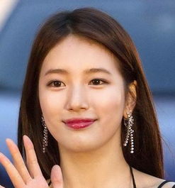  如何化唇妆秀智教你韩国最流行的糖果玻璃唇