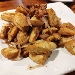  巴依老爷新疆美食赛格店的黄金馕坑烤肉好不好吃用户评价口味怎么样西安美食黄金馕坑烤肉实拍图片大众点评