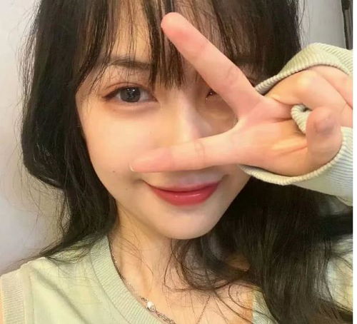  14年前的剪刀手女孩,富豪曾许诺娶她为妻,看到近照网友调侃还娶吗
