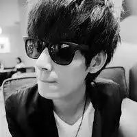  情侣头像一男一女,黑白的不带字