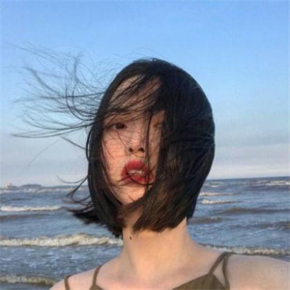  最漂亮的海边头像,迷人风景加上好看的美女