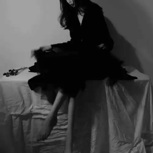  冷淡风头像长距离电话