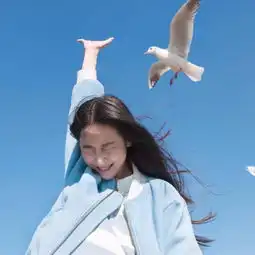 蓝色系女生头像可爱文案