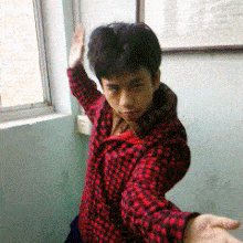 搞笑gif趣图带这样的女朋友在身边,特别霸气