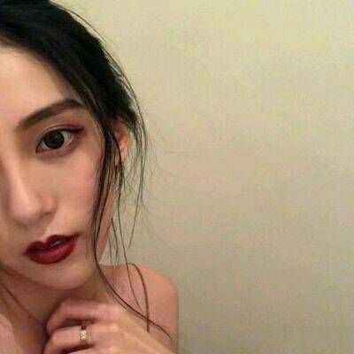  本想不顾一切,可无奈情深缘浅.