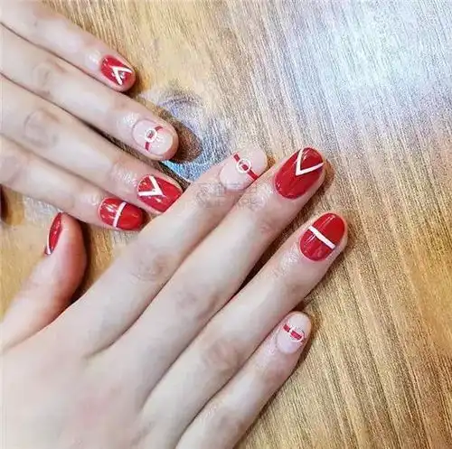  看这样的美甲才叫显白