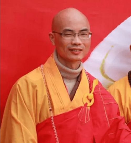  北大硕士邓文庆毕业出家为僧,父母苦劝无果,反倒一起搬入寺中
