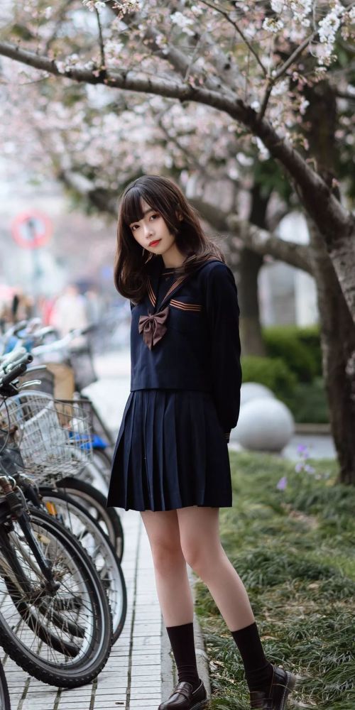 壁纸穿jk制服的小姐姐可以有多美