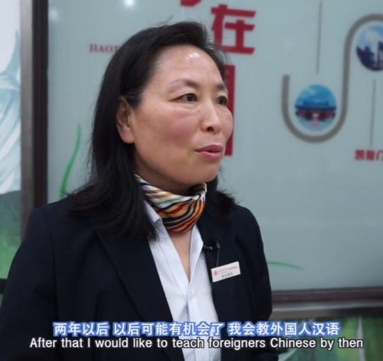  49岁宿管阿姨火爆全网,被官媒点名醒醒吧,她才不是网红