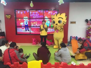  快乐星猫官方网站星猫现身红孩子月庆活动现场开开心心过生日