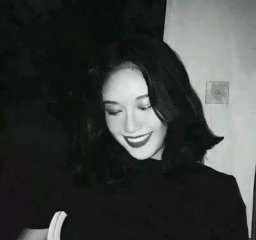  不是喜欢笑,是生活需要