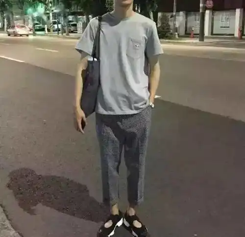 简单干净的8套男生穿搭难怪没有小姐姐喜欢,原来是没穿对衣服  简单干净的8套男生穿搭难怪没有小姐姐喜欢,原来是没穿对衣服