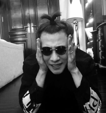  大左模仿秀演出新高度表情百变魔性十足