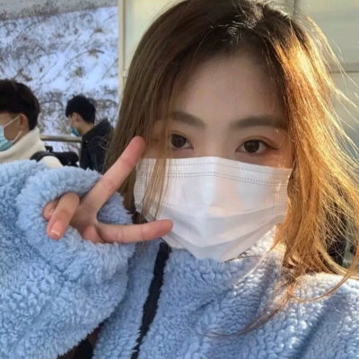  ins无风格女头有人走向海有女生头像我要个性网