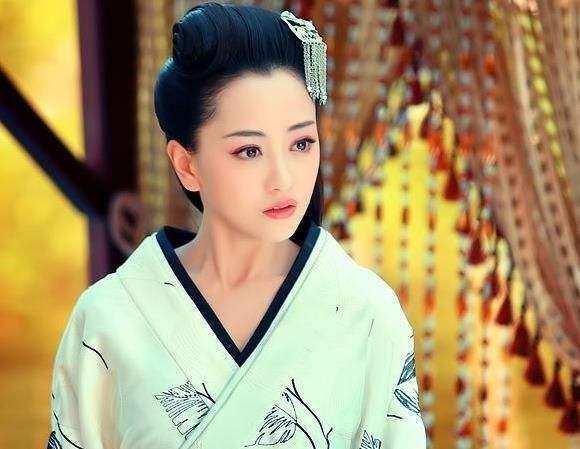  权臣想让外孙女怀上龙种,禁止宫女穿开裆裤,最后还是被灭族了