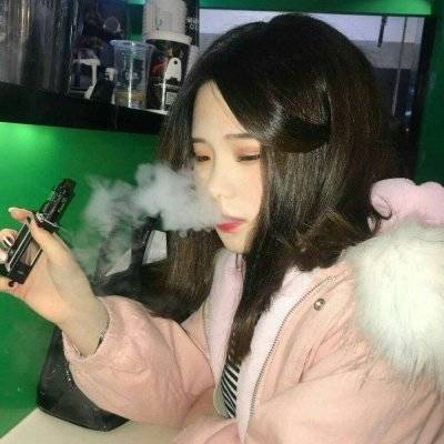  女生抽烟头像霸气社会女头像霸气十足抽烟系列
